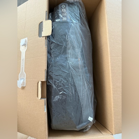 MaxKare Neck and Shoulder Massager - Picture 5 of 9